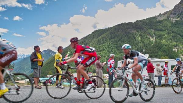 Le Tour de France 2023 passe à proximité des Servages d'Armelle