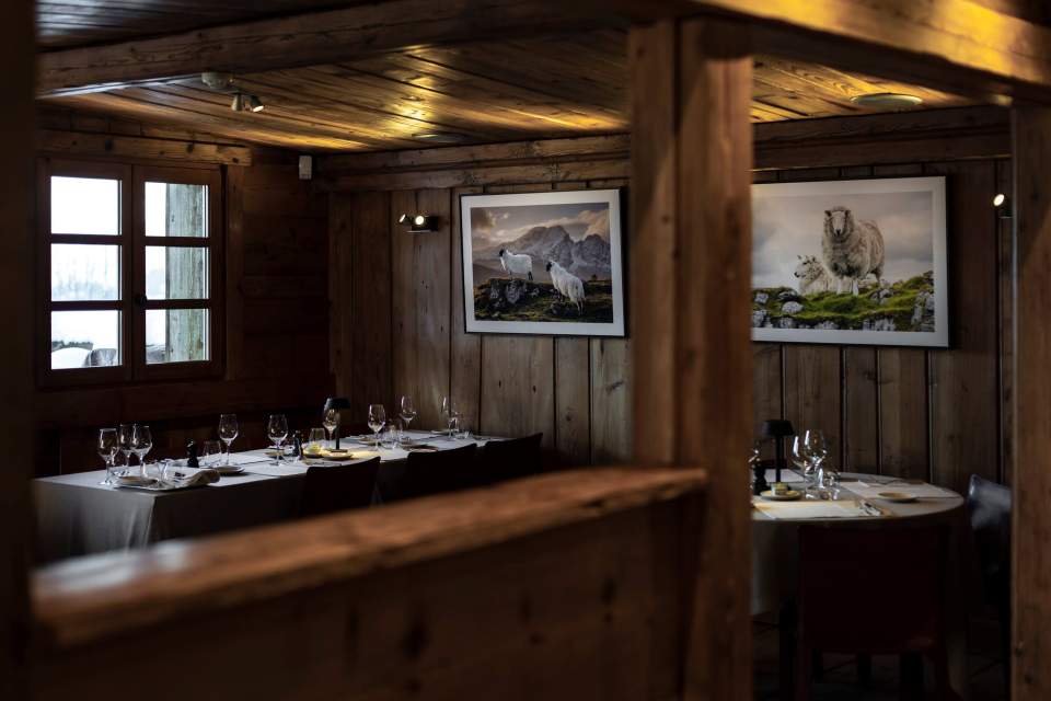 A warm and welcoming atmostphere, Les Servages d'Armelle offres a refined and gourmet culinary experience in Les Carroz.
