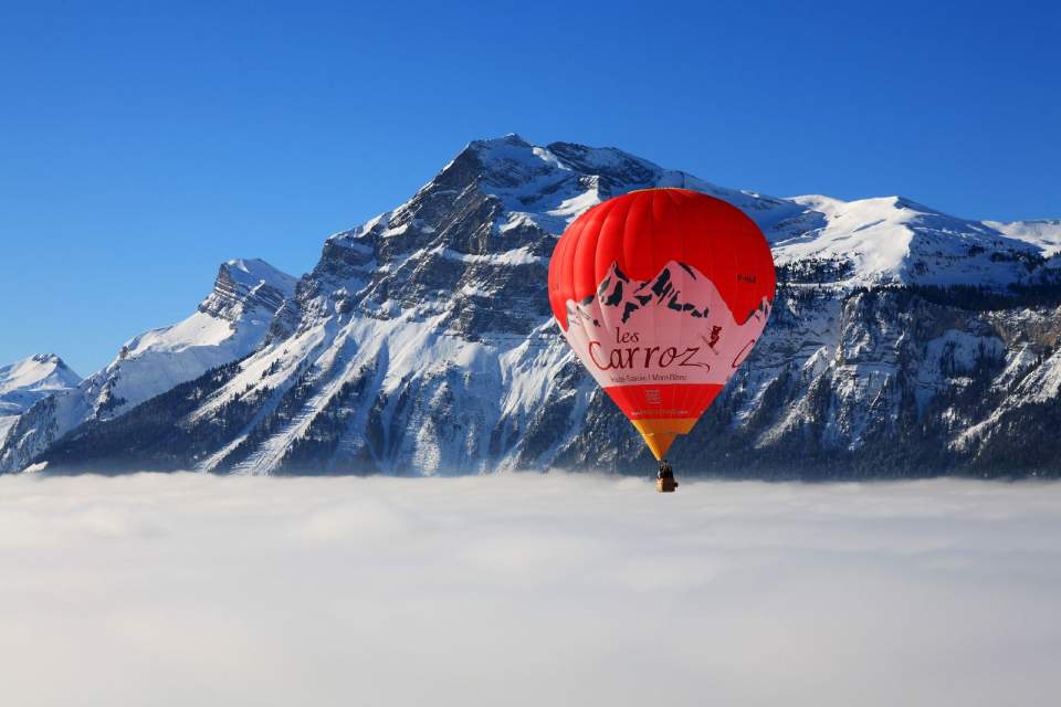 vol en montgolfière avant la chaîne des Aravis